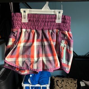 lululemon retro active shorts 4” size 6